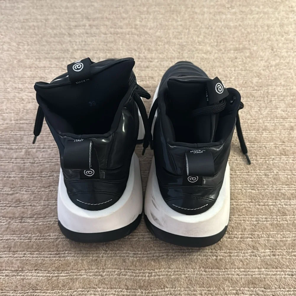 Maison Margiela warerproof sheakers in black color. Size:39 - Picture 4 of 13